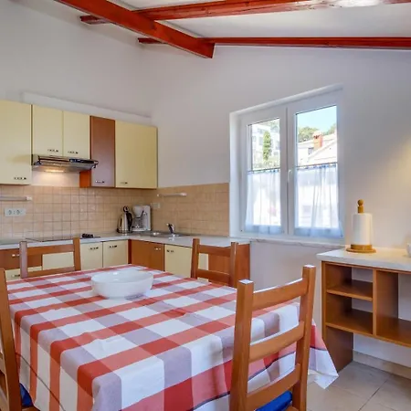 Natali 1, Sea View, | 4 Guests * מאלי לוסיניי