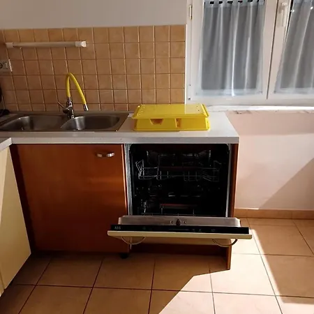 Natali 1, Sea View, | 4 Guests דירה מאלי לוסיניי