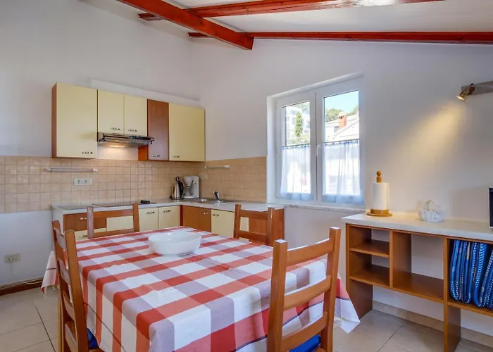 Natali 1, Sea View, | 4 Guests * Mali Lošinj